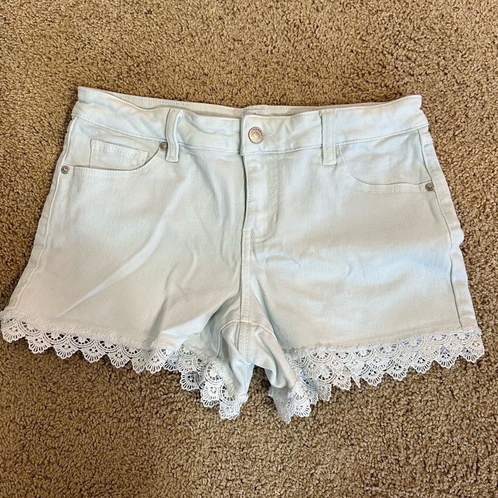 White Soho New York & Company Short lined in lace